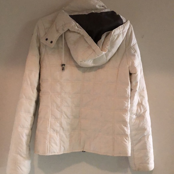 Abercrombie & Fitch coat. White. Runs small - Picture 2 of 10